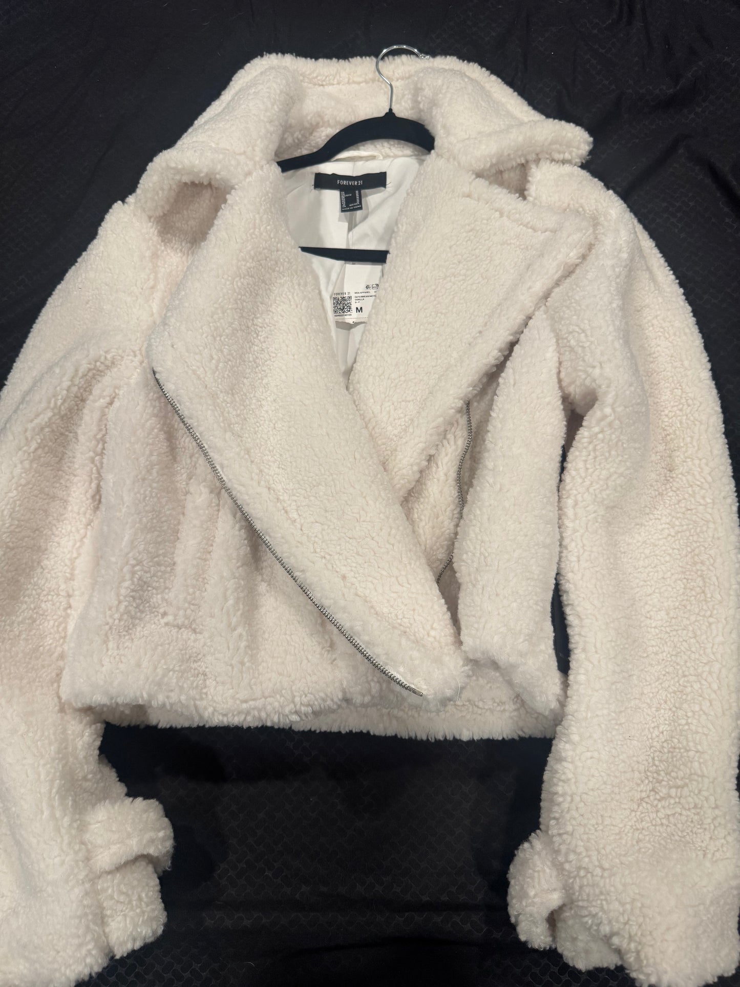FOREVER 21 CREAM TEDDY SHERPA